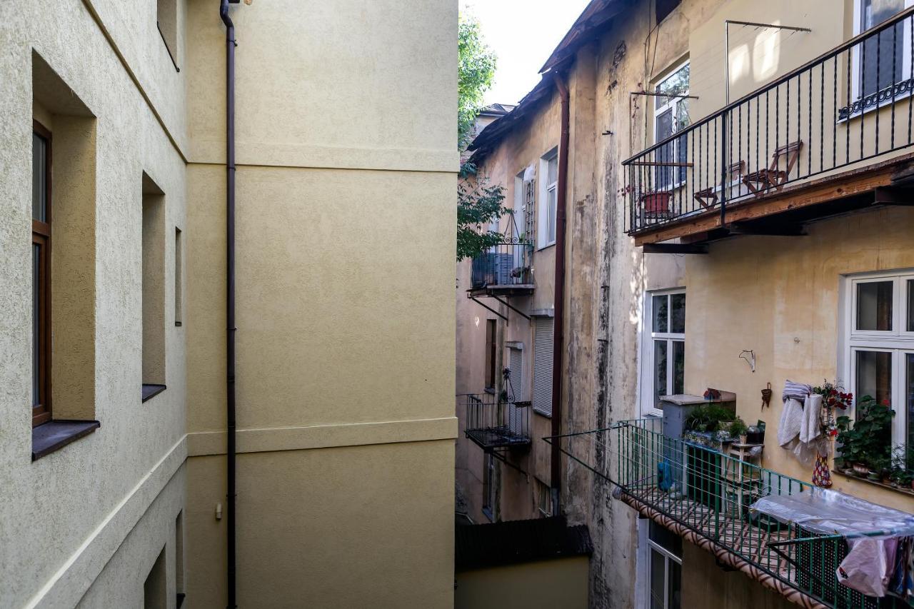 Ostriv Hostel Lviv Dış mekan fotoğraf