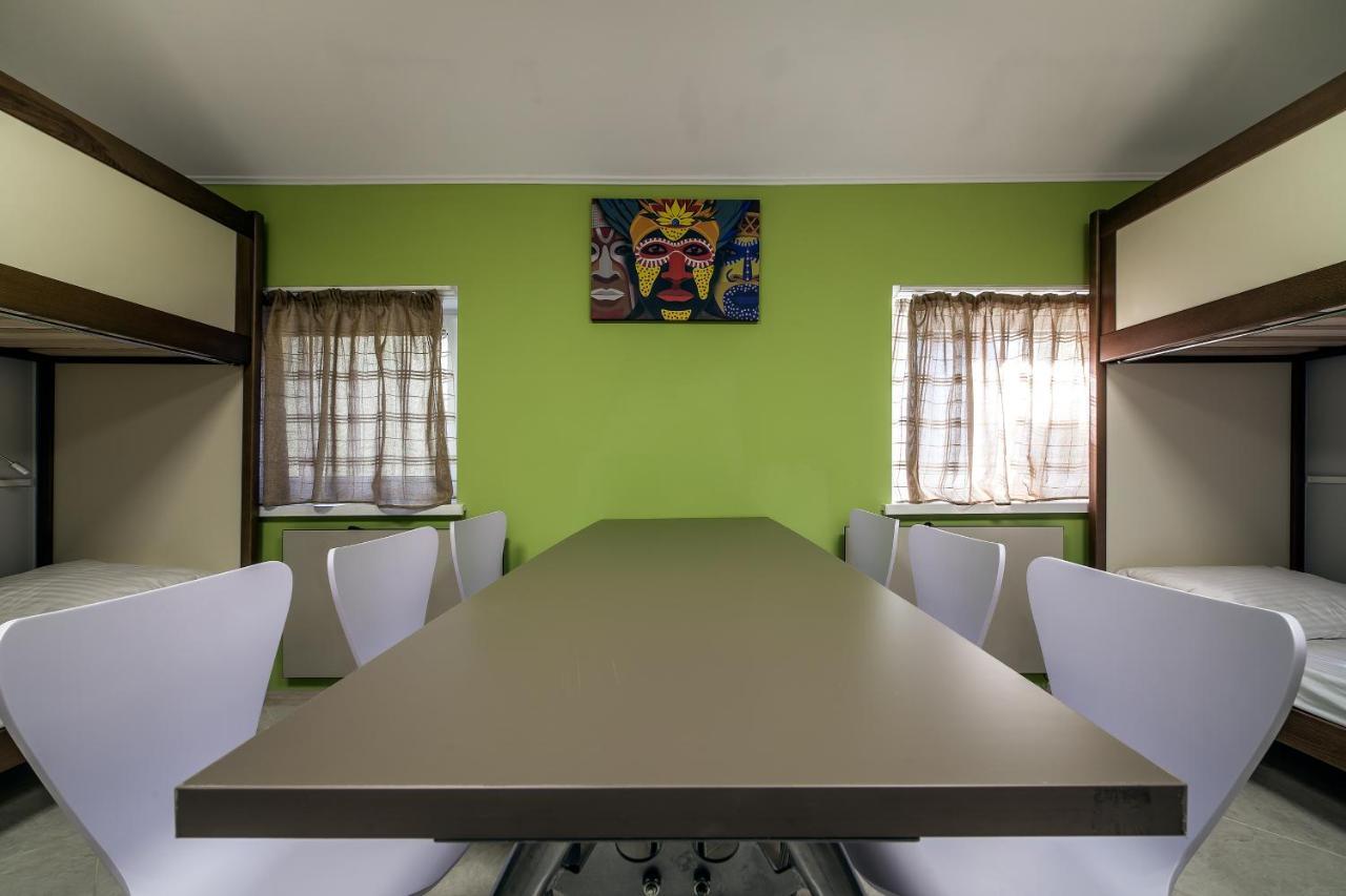 Ostriv Hostel Lviv Dış mekan fotoğraf